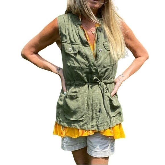 Sanctuary Canyon Military Vest - Picture 2 of 14